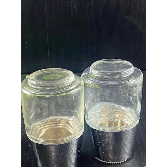 Salt and Pepper Glass Vintage Large Range Shakers 4 Inches Tall Screw On Tops - Picture 5 of 5